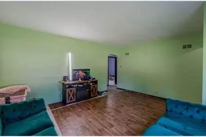 3221 W Oklahoma Ave, Milwaukee, WI 53215 - Photo 6