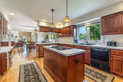 10434 N Haddonstone Pl, Mequon, WI 53092 - Photo 8