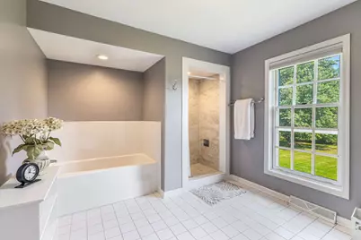 10434 N Haddonstone Pl, Mequon, WI 53092 - Photo 22