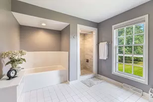 10434 N Haddonstone Pl, Mequon, WI 53092 - Photo 22