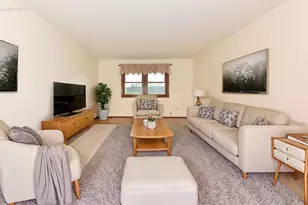 106 Tamarack Cir, Hartford, WI 53027 - Photo 4