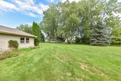 106  Tamarack Cir, Hartford, WI 53027 - Photo 20