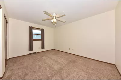 106  Tamarack Cir, Hartford, WI 53027 - Photo 10