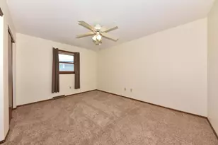 106 Tamarack Cir, Hartford, WI 53027 - Photo 10