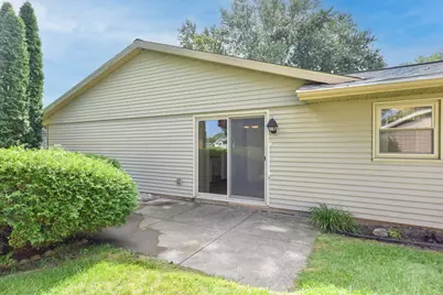 106  Tamarack Cir, Hartford, WI 53027 - Photo 18