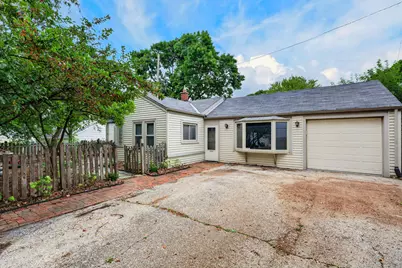 744 N 115th St, Wauwatosa, WI 53226 - Photo 22