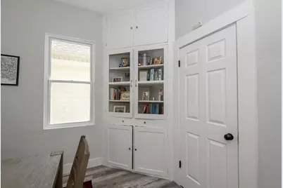 2572 S Howell Ave, Milwaukee, WI 53207 - Photo 8