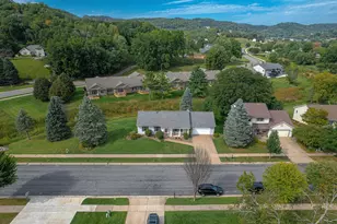 1907 Evenson Dr, Onalaska, WI 54650 - Photo 1