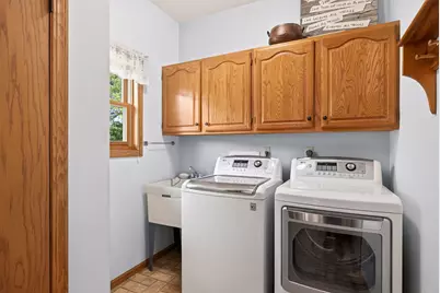 1907  Evenson Dr, Onalaska, WI 54650 - Photo 12