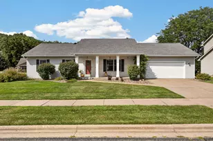 1907 Evenson Dr, Onalaska, WI 54650 - Photo 1