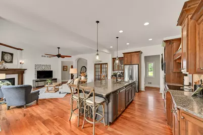 W174N7452  Wilson Dr, Menomonee Falls, WI 53051 - Photo 10