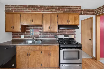 1641 S 81st St, West Allis, WI 53214 - Photo 6