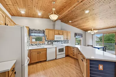 7844  Lakeview Rd, Racine, WI 53185 - Photo 14