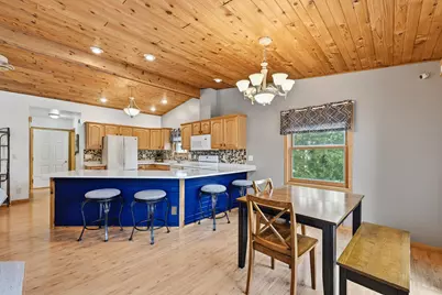 7844  Lakeview Rd, Racine, WI 53185 - Photo 10