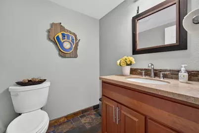 1347 W Stillwater Cir, Mequon, WI 53092 - Photo 32