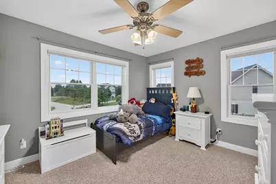 1347 W Stillwater Cir, Mequon, WI 53092 - Photo 20
