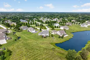 1347 W Stillwater Circle, Mequon, WI 53092 - Photo 38