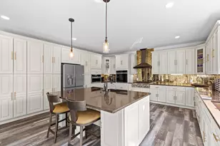 8825 N Spruce Rd, River Hills, WI 53217 - Photo 4
