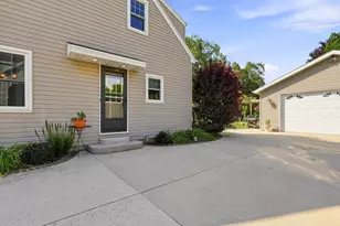 2214 Fairmont St, Manitowoc, WI 54220 - Photo 36