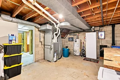 2214  Fairmont St, Manitowoc, WI 54220 - Photo 32