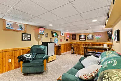 2214  Fairmont St, Manitowoc, WI 54220 - Photo 26