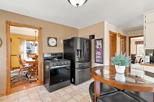 2214 Fairmont St, Manitowoc, WI 54220 - Photo 16