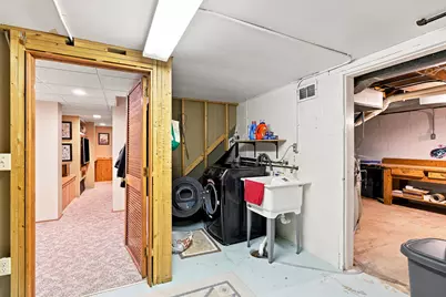 2214  Fairmont St, Manitowoc, WI 54220 - Photo 30