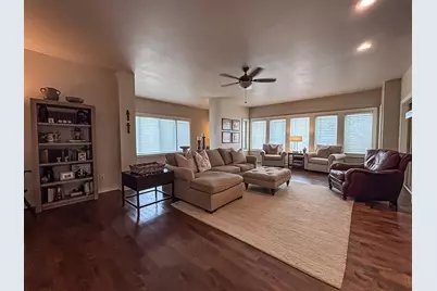 3607  Oak Valley Ln, Waukesha, WI 53188 - Photo 6