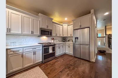 3607  Oak Valley Ln, Waukesha, WI 53188 - Photo 18