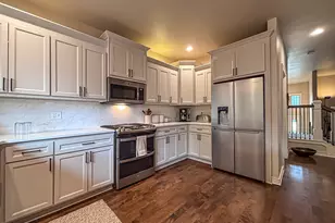 3607 Oak Valley Ln, Waukesha, WI 53188 - Photo 18