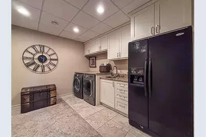 3607  Oak Valley Ln, Waukesha, WI 53188 - Photo 28