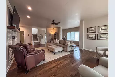 3607  Oak Valley Ln, Waukesha, WI 53188 - Photo 8