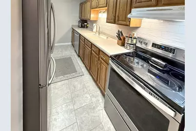 W170N11411  Armada Dr #5, Germantown, WI 53022 - Photo 10