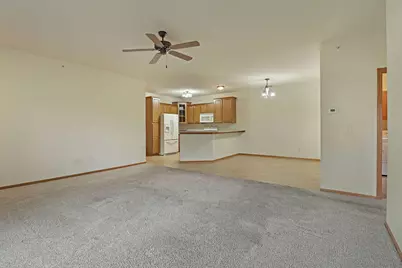 7156  Parkside Ln #141, Racine, WI 53406 - Photo 4