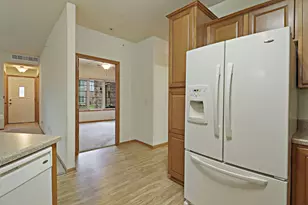 7156 Parkside Ln, Racine, WI 53406 - Photo 8