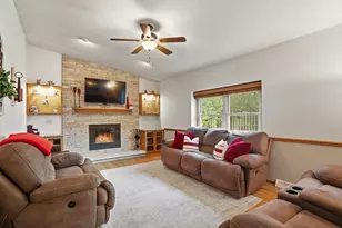 2910 Northbridge Dr, Racine, WI 53404 - Photo 10