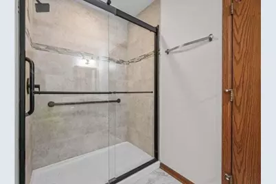 N80W13596  River Park Dr, Menomonee Falls, WI 53051 - Photo 18