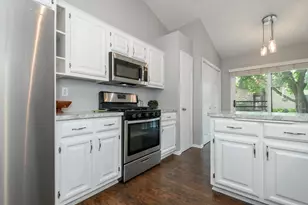 880 Pilgrim Pkwy, Elm Grove, WI 53122 - Photo 10