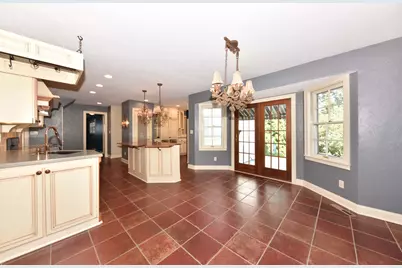 W176N8474  Sunset Ridge Dr, Menomonee Falls, WI 53051 - Photo 6