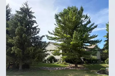 3989  Arrowhead Ct, Sheboygan, WI 53083 - Photo 2