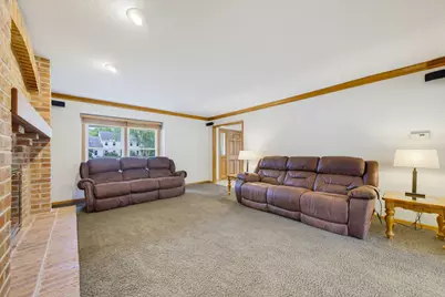 149  Hickory Dr, Delafield, WI 53018 - Photo 12