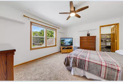 149  Hickory Dr, Delafield, WI 53018 - Photo 30