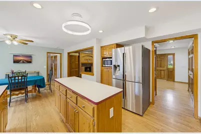 149  Hickory Dr, Delafield, WI 53018 - Photo 14