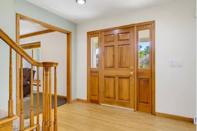 149  Hickory Dr, Delafield, WI 53018 - Photo 4