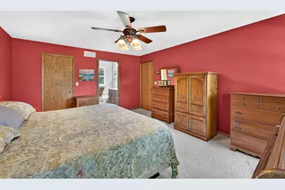 W158N10439  Old Farm Rd, Germantown, WI 53022 - Photo 20