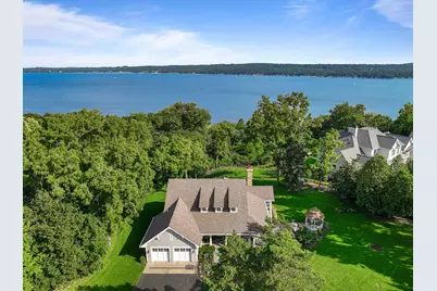 N2004 N Lake Shore Dr, Walworth, WI 53125 - Photo 2
