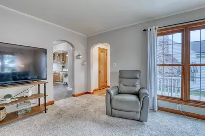 8164 W Dixon St, Milwaukee, WI 53214 - Photo 8
