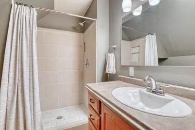 8164 W Dixon St, Milwaukee, WI 53214 - Photo 14