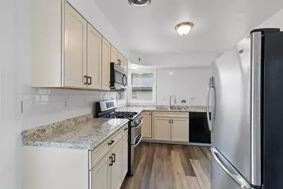 8128 W Sunbury Ct, Milwaukee, WI 53219 - Photo 6
