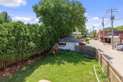 5577 N Kent Ave, Whitefish Bay, WI 53217 - Photo 20